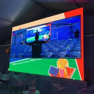 מסך לד 4*3 מטר= 12 מטר רבוע, 5700 ניט,4 מ”מ פיטצ’ , בפסטיבל החדשנות DLD 2018 תל אביב, מתחם התחנה.